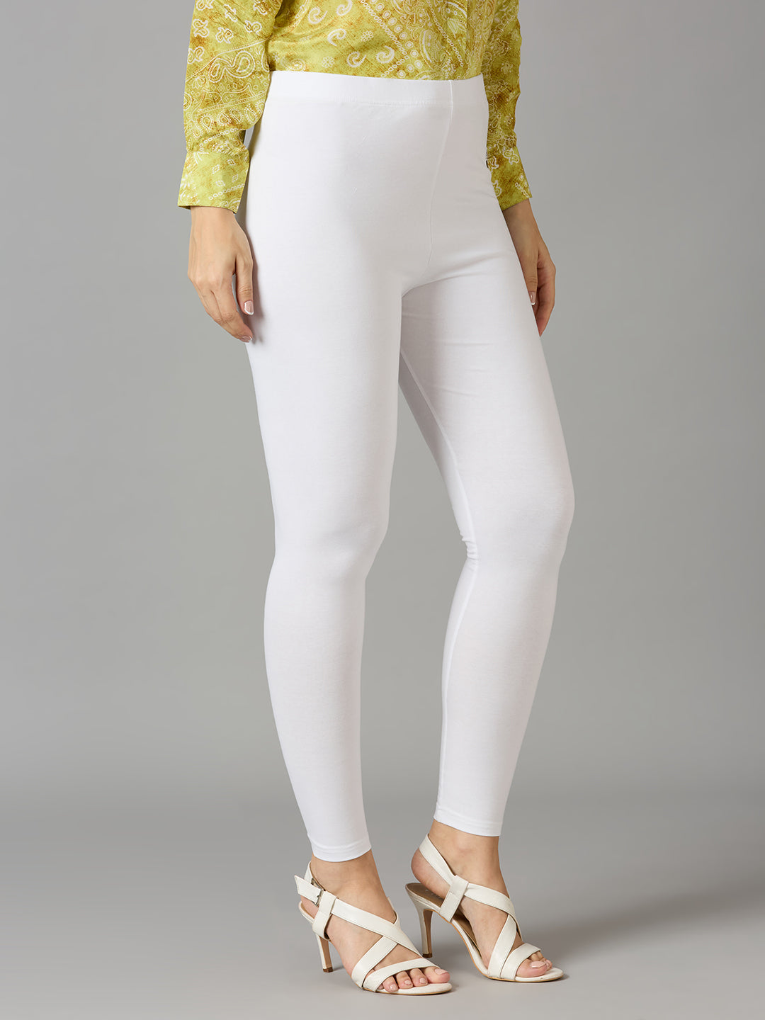 WHITE LEGGINGS