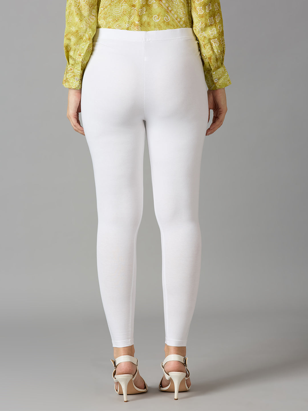 WHITE LEGGINGS