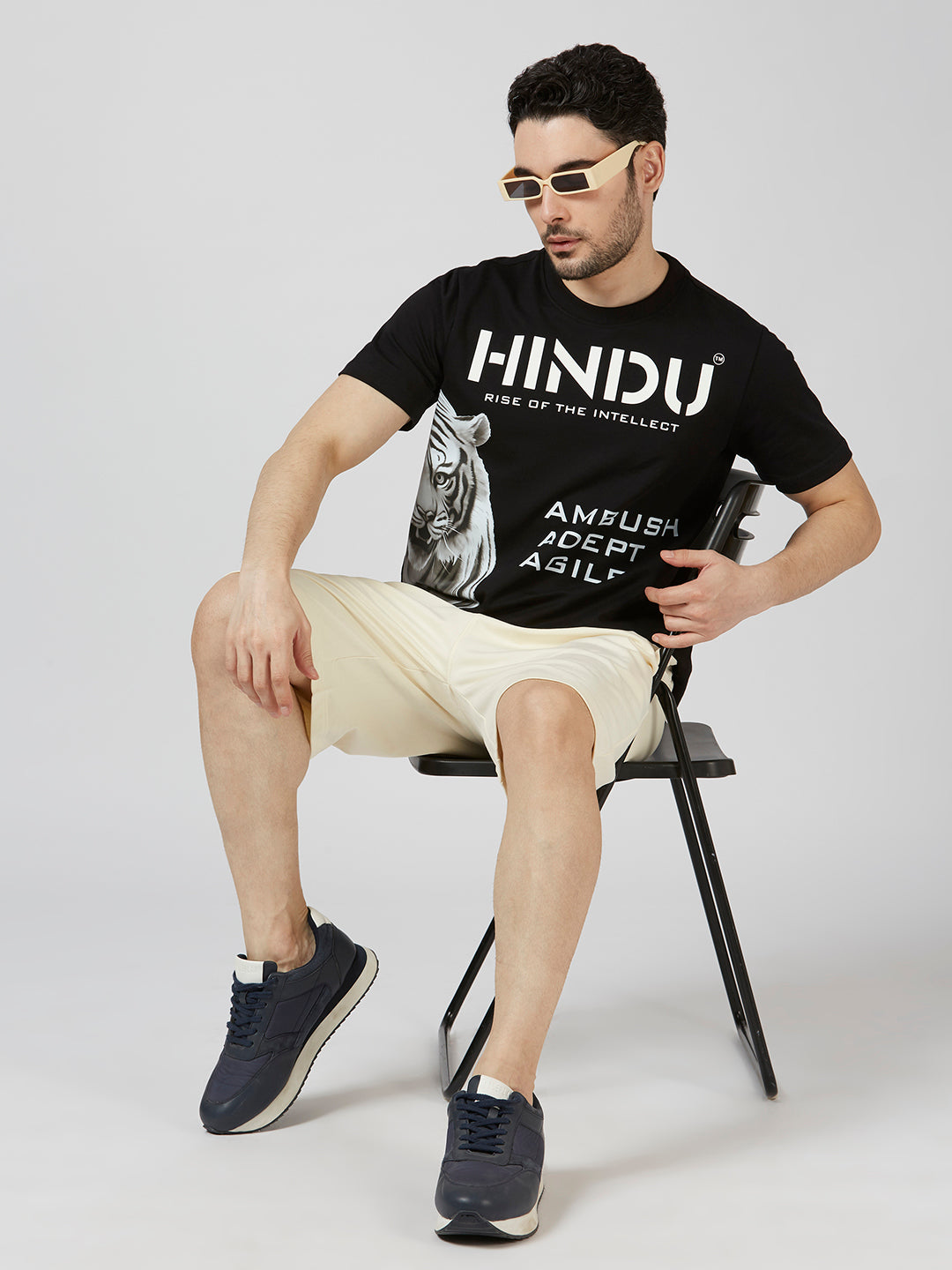 HD PRINT BLACK  RIBNECK TSHIRT WITH WHITE TIGER